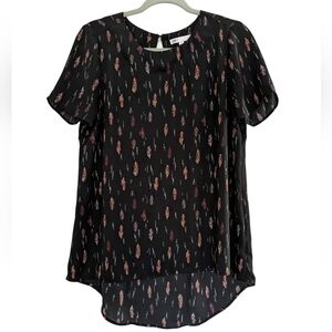DR2 Top Womens Size Small Black Multicolored Feathers Pattern Cap Sleeve Blouse
